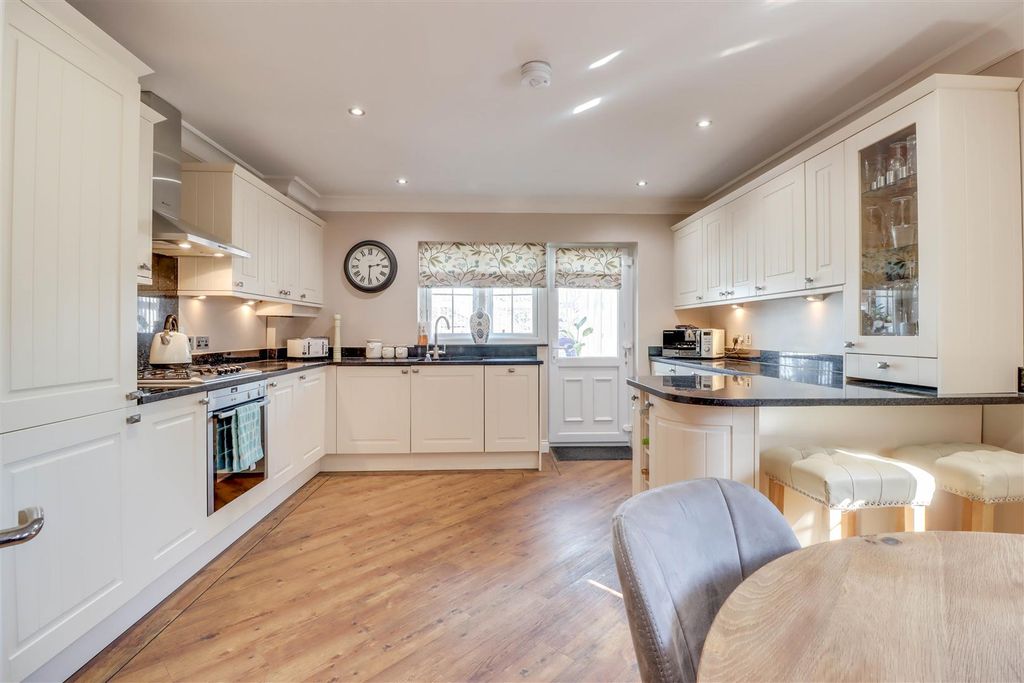 Property photo 3 of 22 Bellview Downham-12.Jpg
