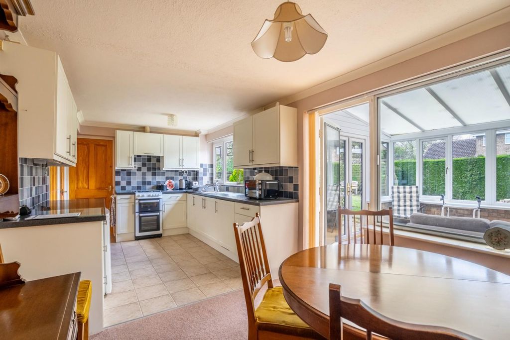 Property photo 3 of 20 Kitchen Diner