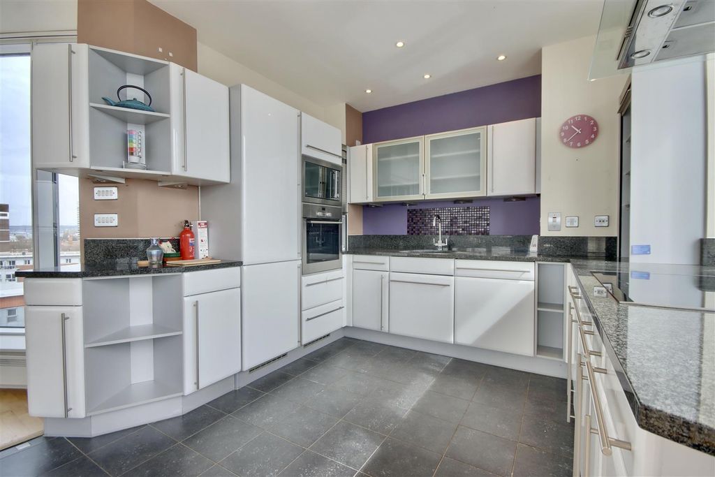 Additional image 11 of 2 bed flat for saleGunwharf Quays, Portsmouth PO1