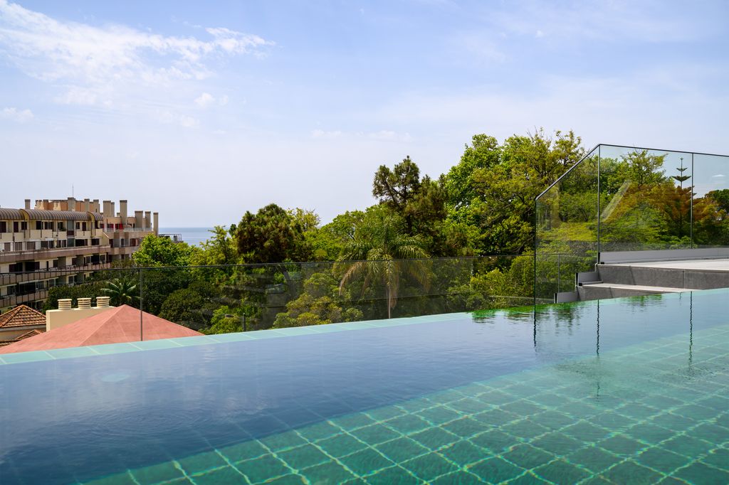 Property photo 1 of 70