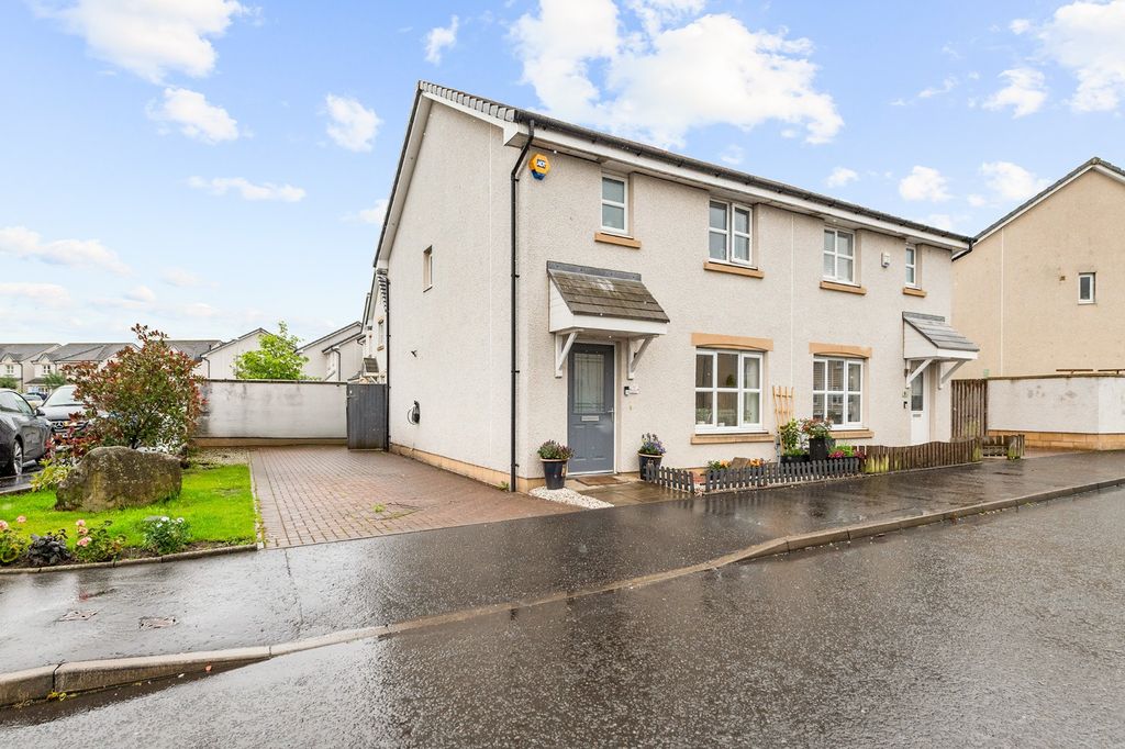 Property photo 1 of 33 5212030