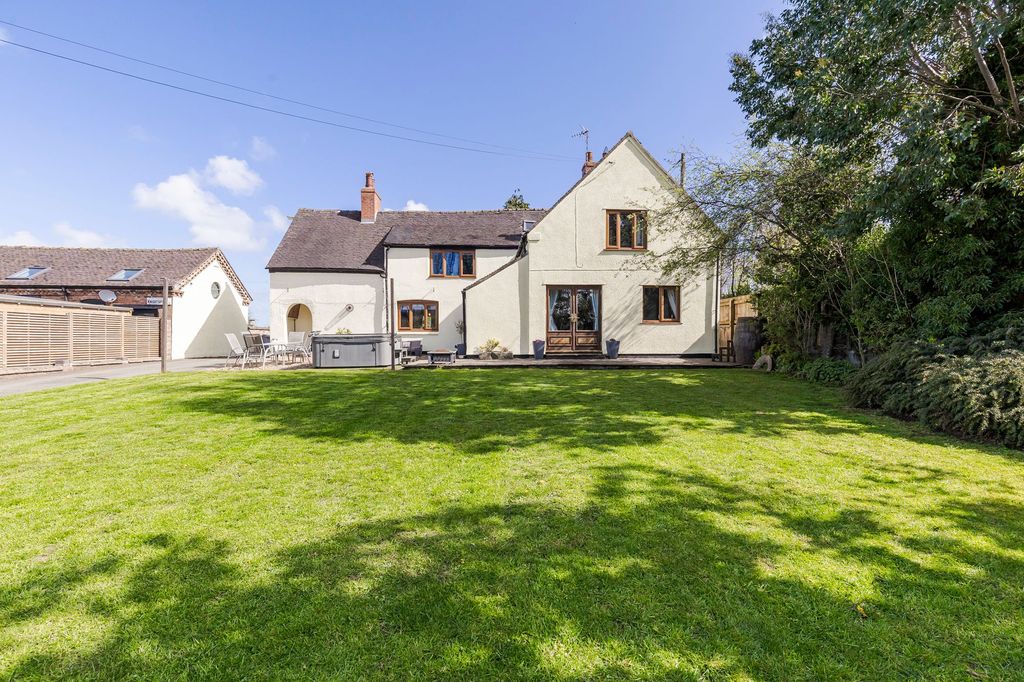 Property photo 2 of 37