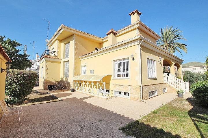 Property photo 3 of 50