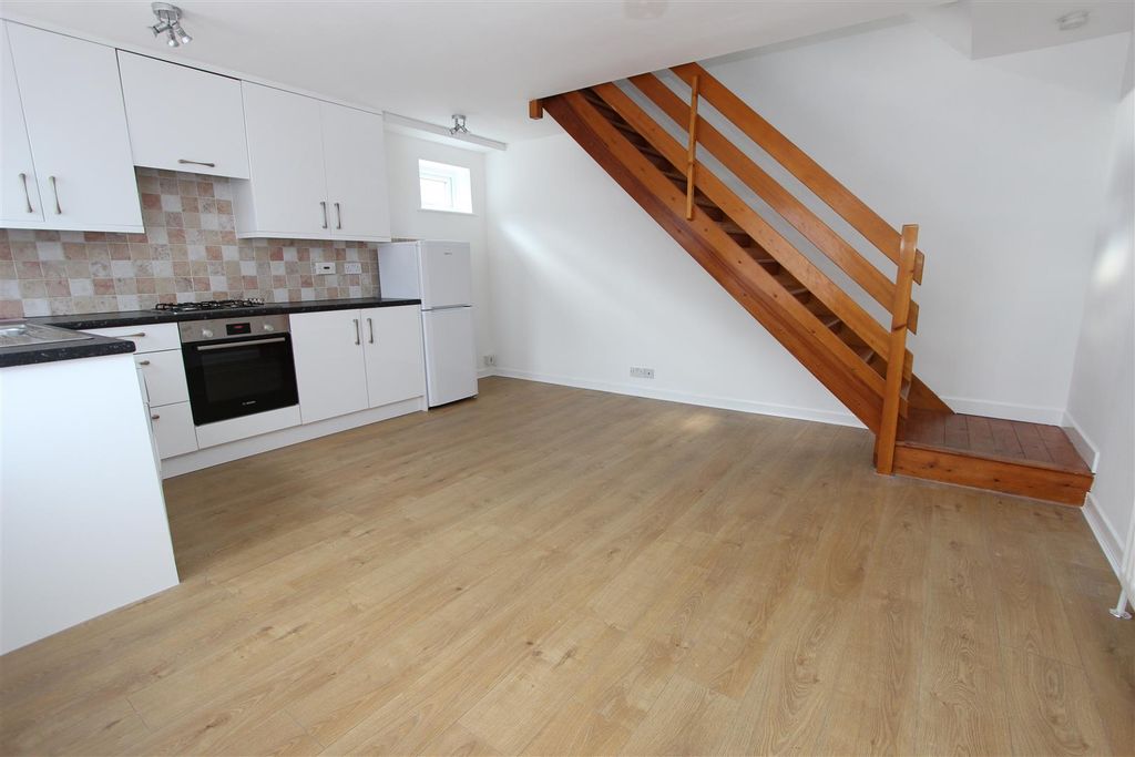 Property photo 2 of 6 Img_3287.Jpg