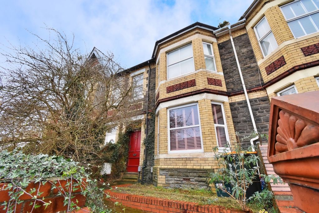 Property photo 1 of 17