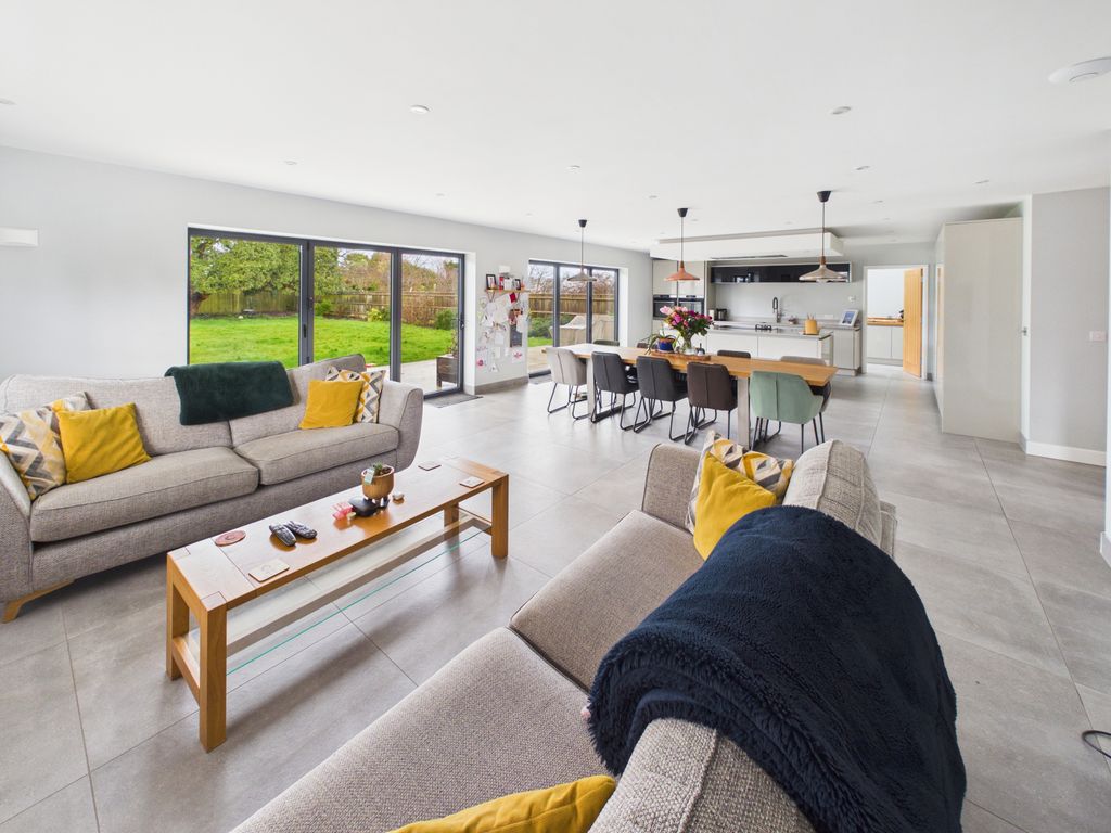 Property photo 2 of 22 Gallery