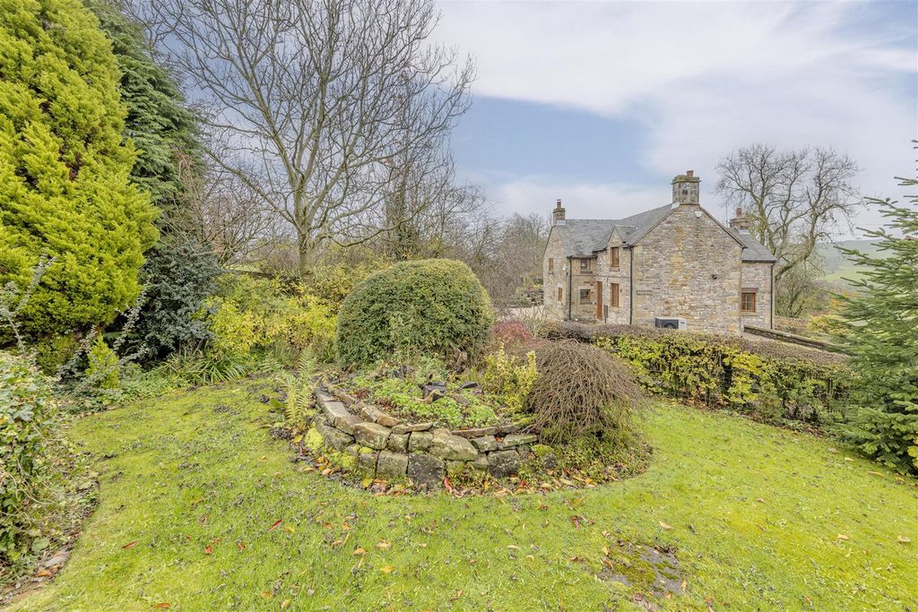 Property photo 1 of 67 Garden