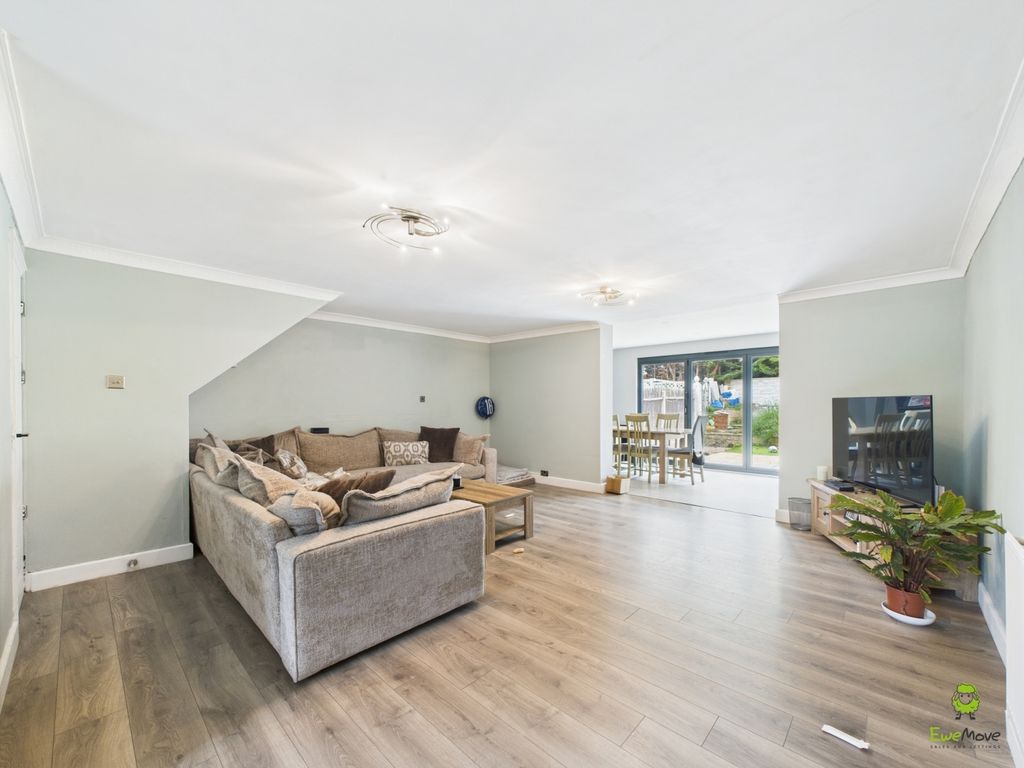 Property photo 2 of 18 Presented By Kevin At Ewemove Bexleyheath And Dart