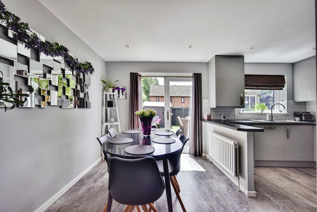 Property photo 3 of 20 Pbox-Img.Jpg