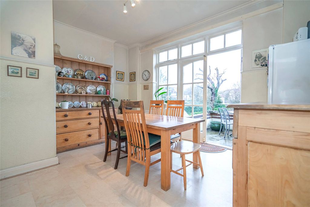 Property photo 3 of 40 Morning Room A