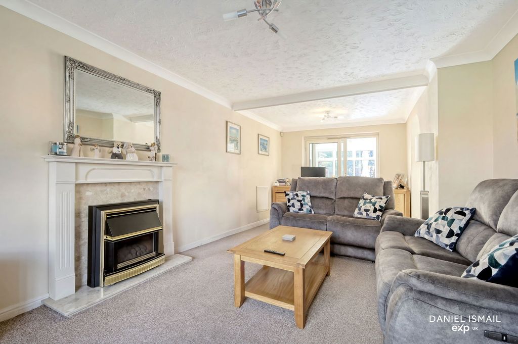 Property photo 3 of 19