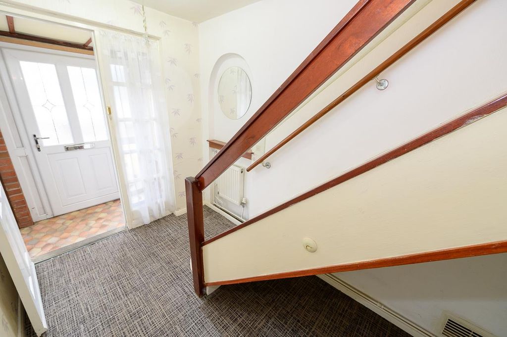 Property photo 3 of 19 Hall Pic 2.Jpg