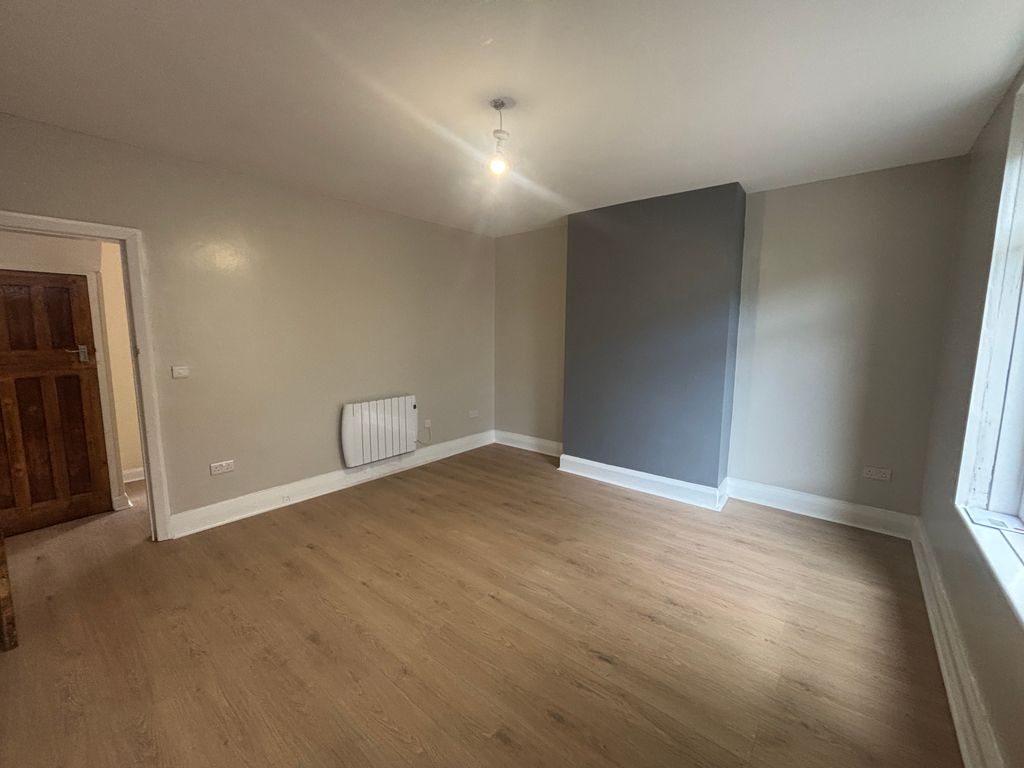 Property photo 3 of 10 Bedroom 1