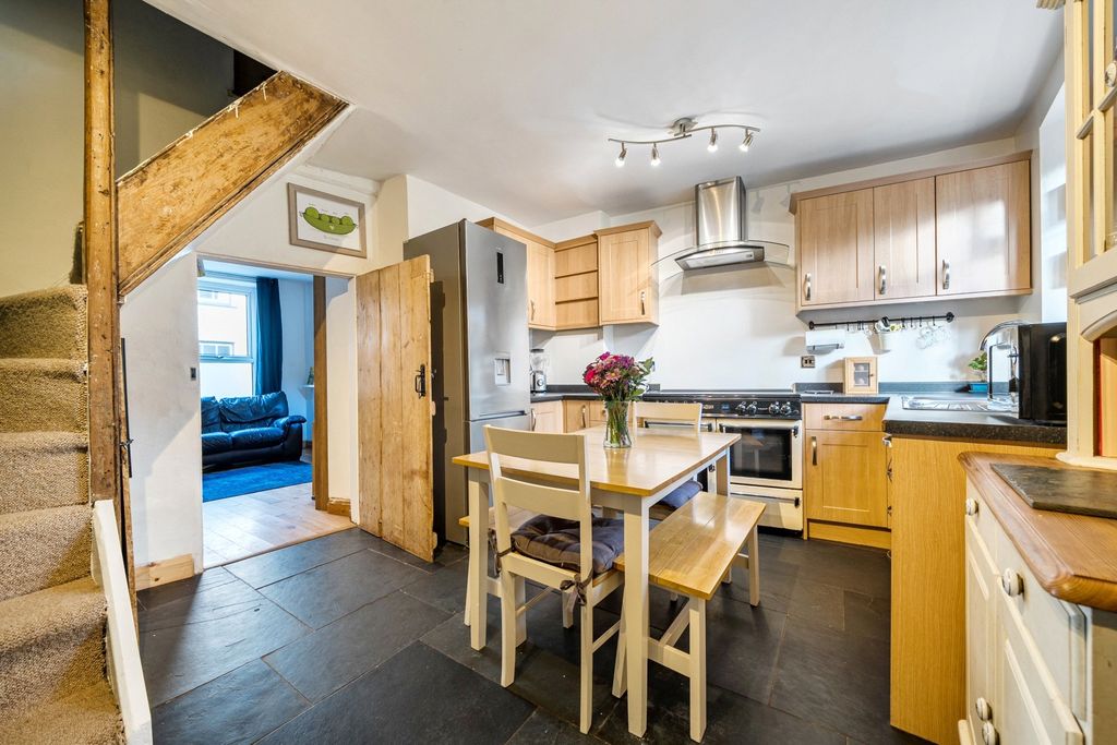 Property photo 3 of 16 3 - Picture No. 05