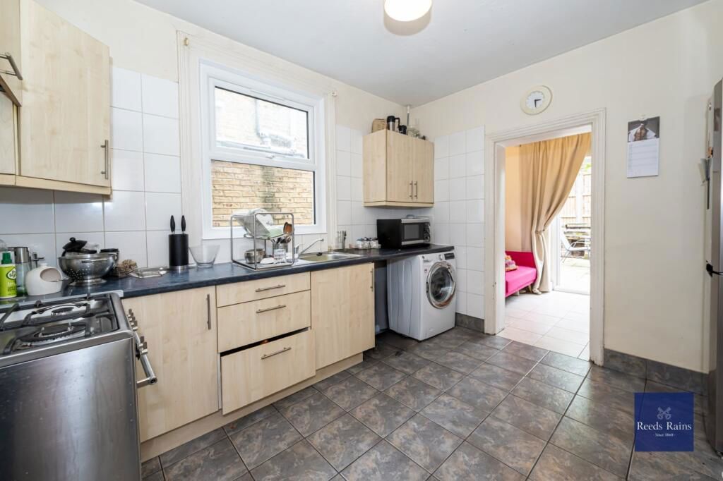 Property photo 3 of 17