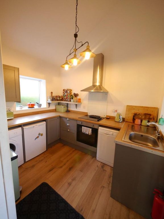 Property photo 2 of 21