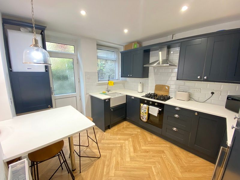 Property photo 3 of 9 Kitchen