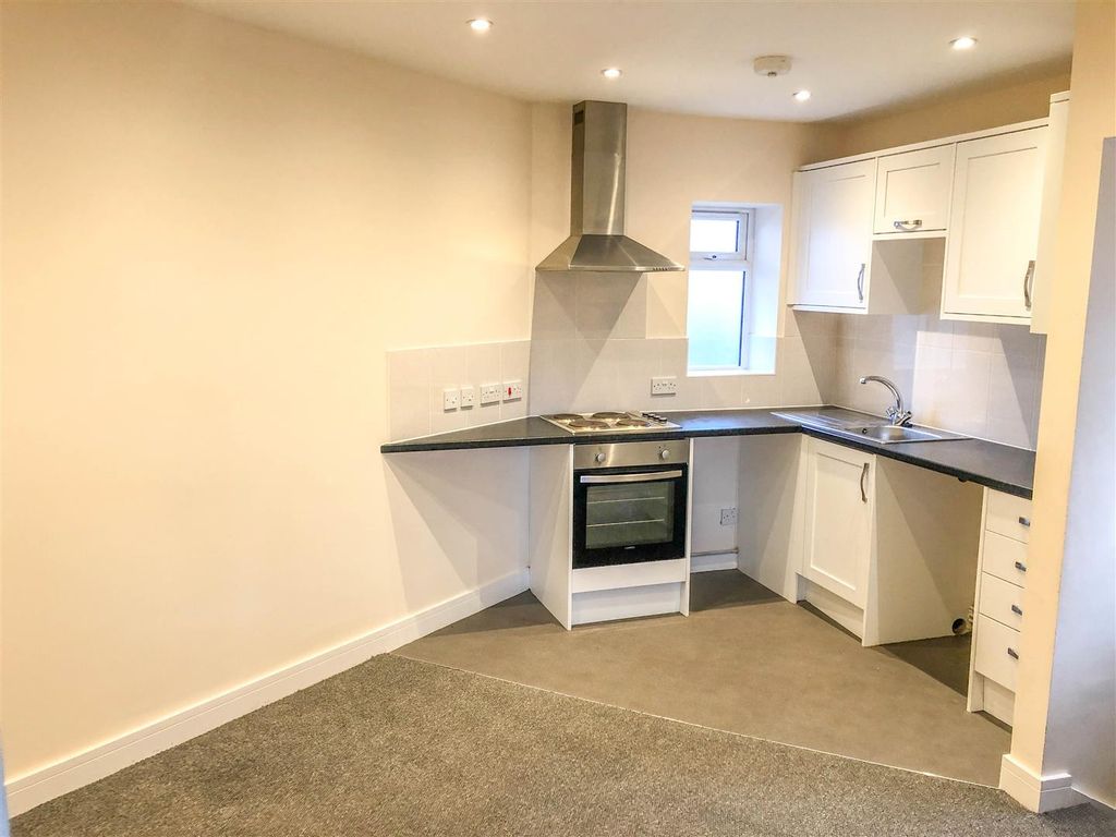 Property photo 2 of 6 Living/Kitchen Area