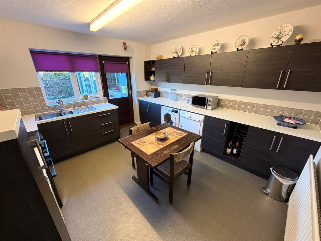 Property photo 3 of 22 Picture No. 02