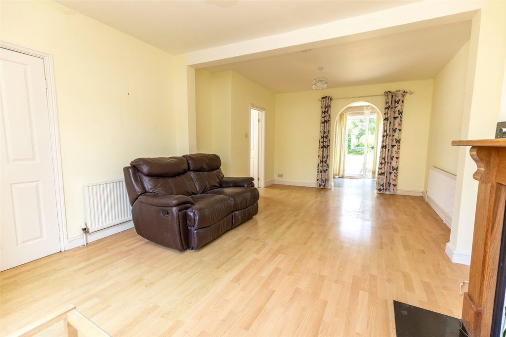 Property photo 3 of 21 Picture No. 05