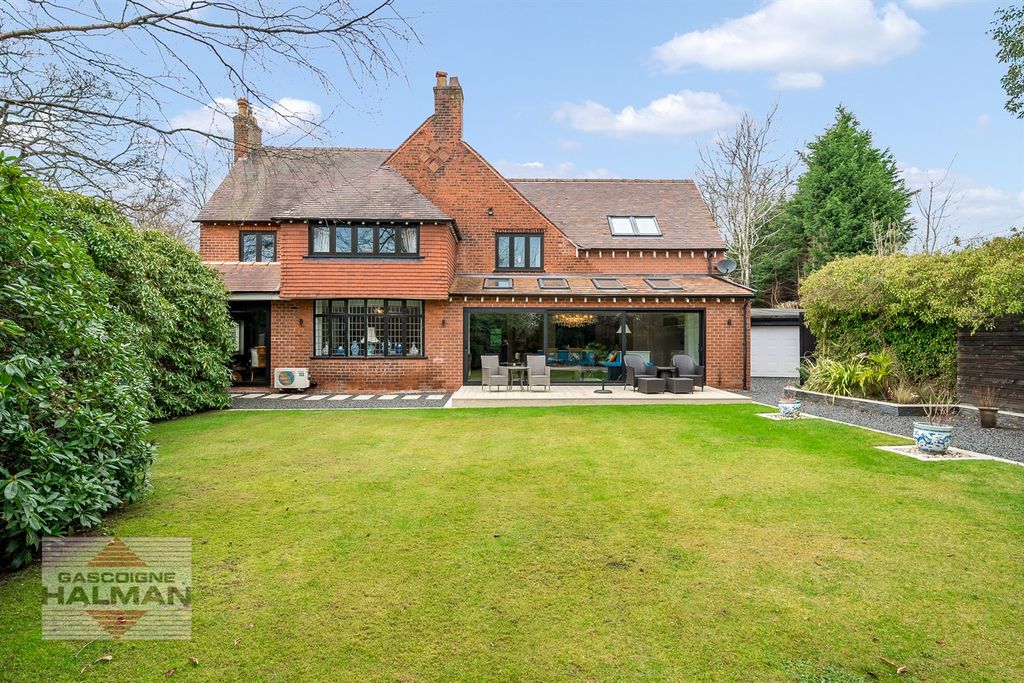 Property photo 1 of 25 (Main)