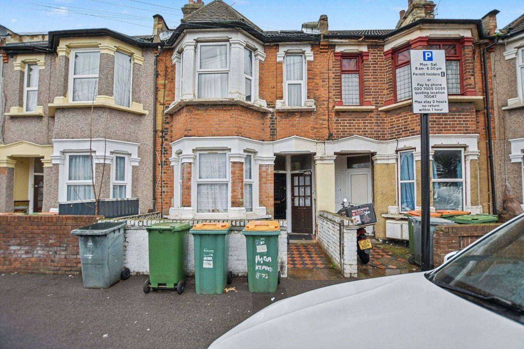 Property photo 1 of 18 140A Keppel Road, London, E6 2Bg