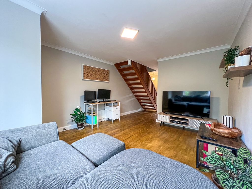 Property photo 3 of 27