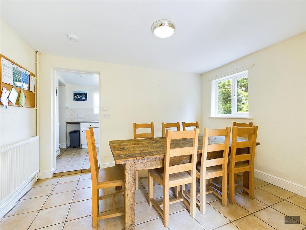 Property photo 3 of 19 Cam02887G0-Pr0243-Still007.Jpg