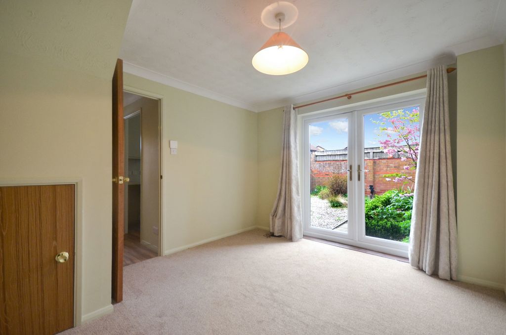 Property photo 2 of 12