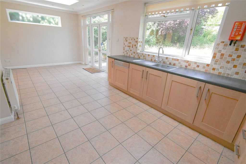 Property photo 3 of 14 Picture No. 02