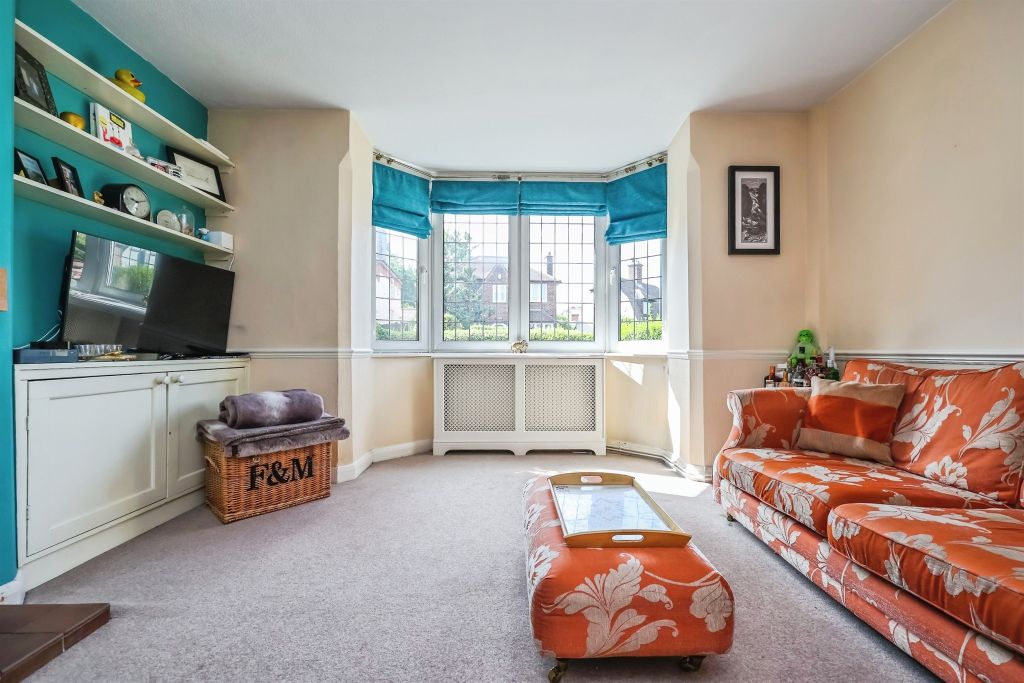 Property photo 3 of 27