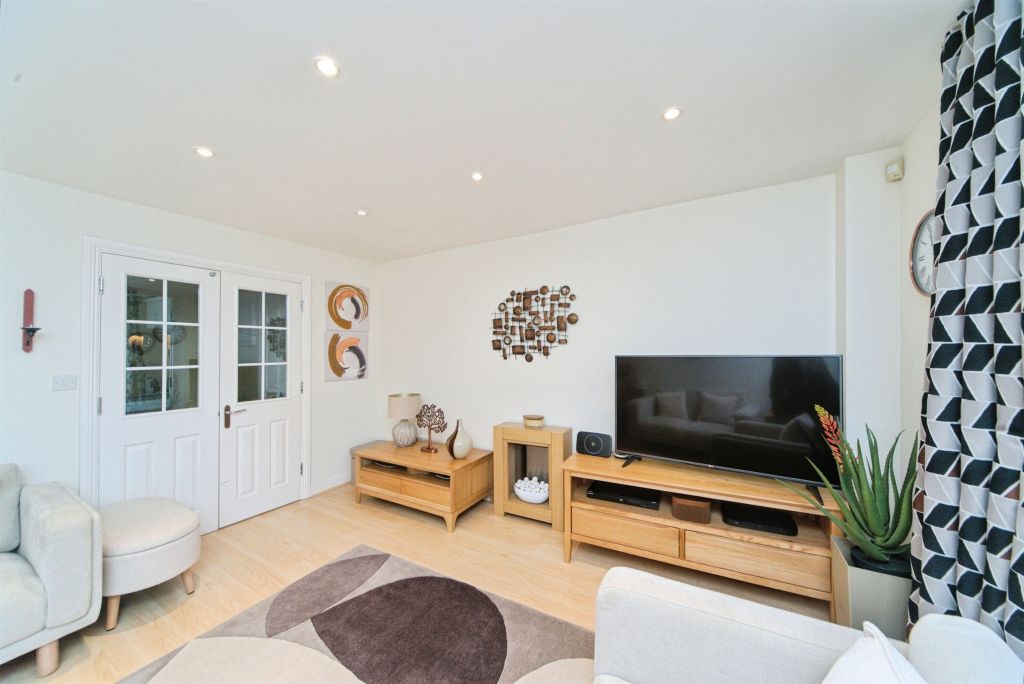 Property photo 3 of 20