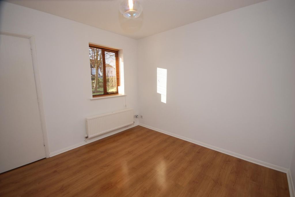 Property photo 3 of 6 Lounge