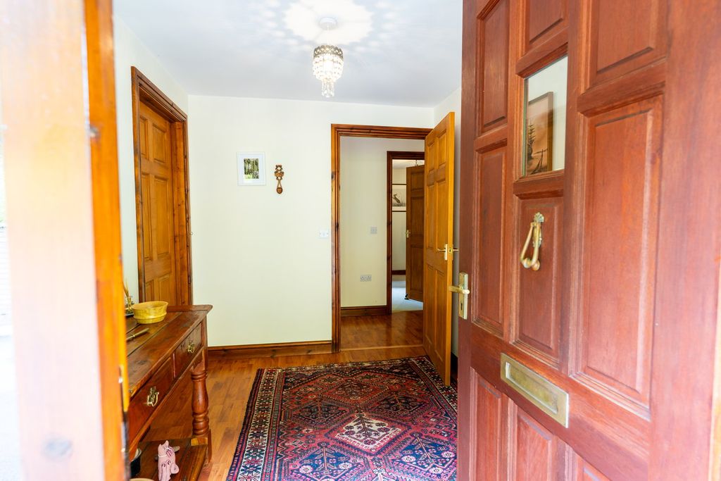 Property photo 3 of 77