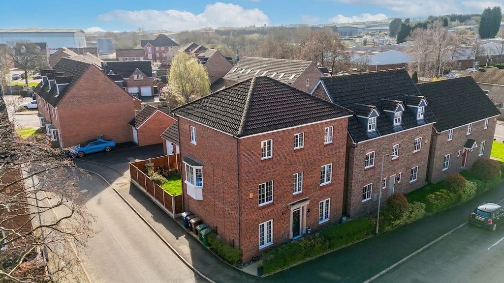 Property photo 1 of 33