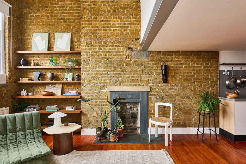 Property photo 2 of 25