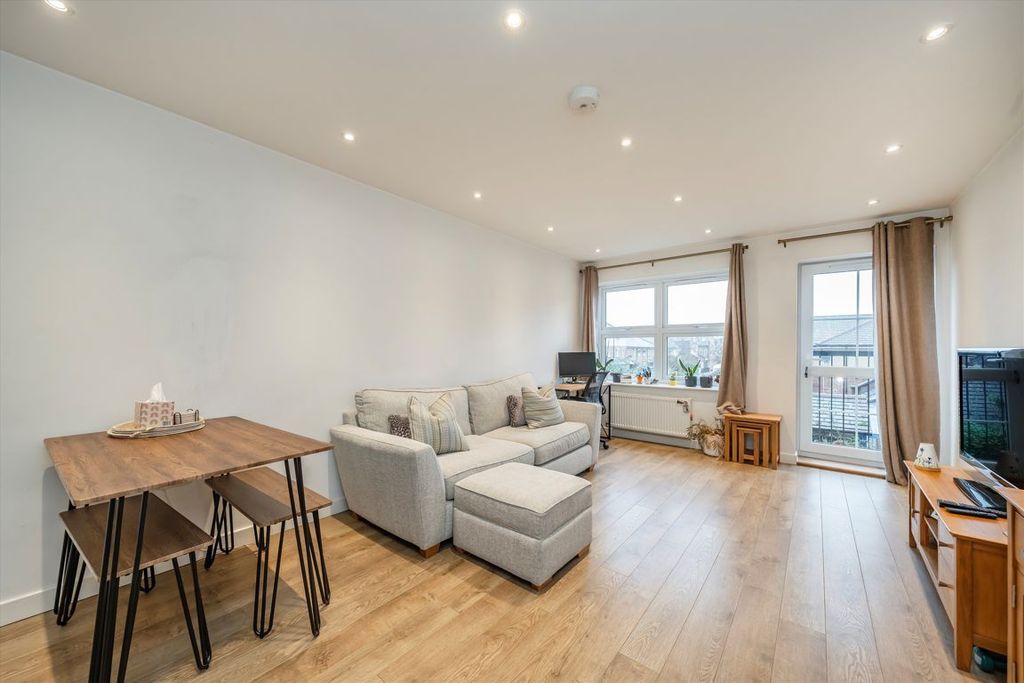 Property photo 2 of 4