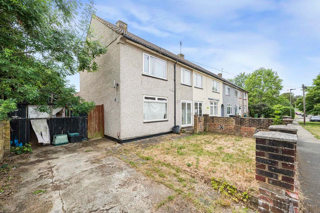 Property photo 1 of 17 External