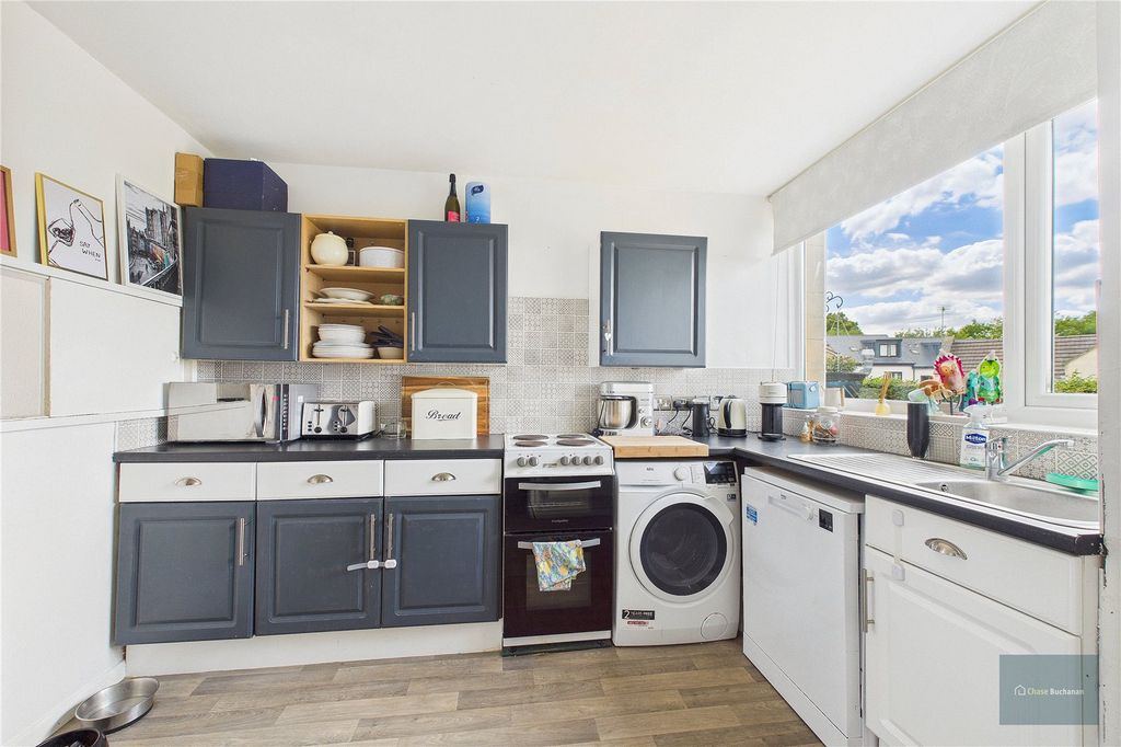 Property photo 2 of 11 Picture No. 03