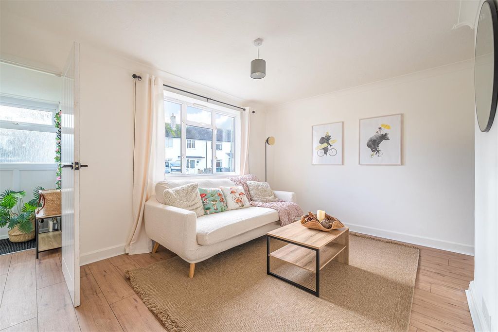 Property photo 3 of 22 1402605-10-696F67A7689F3.Jpg