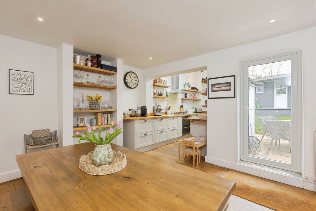 Property photo 3 of 16 Pbox-Img.Jpg