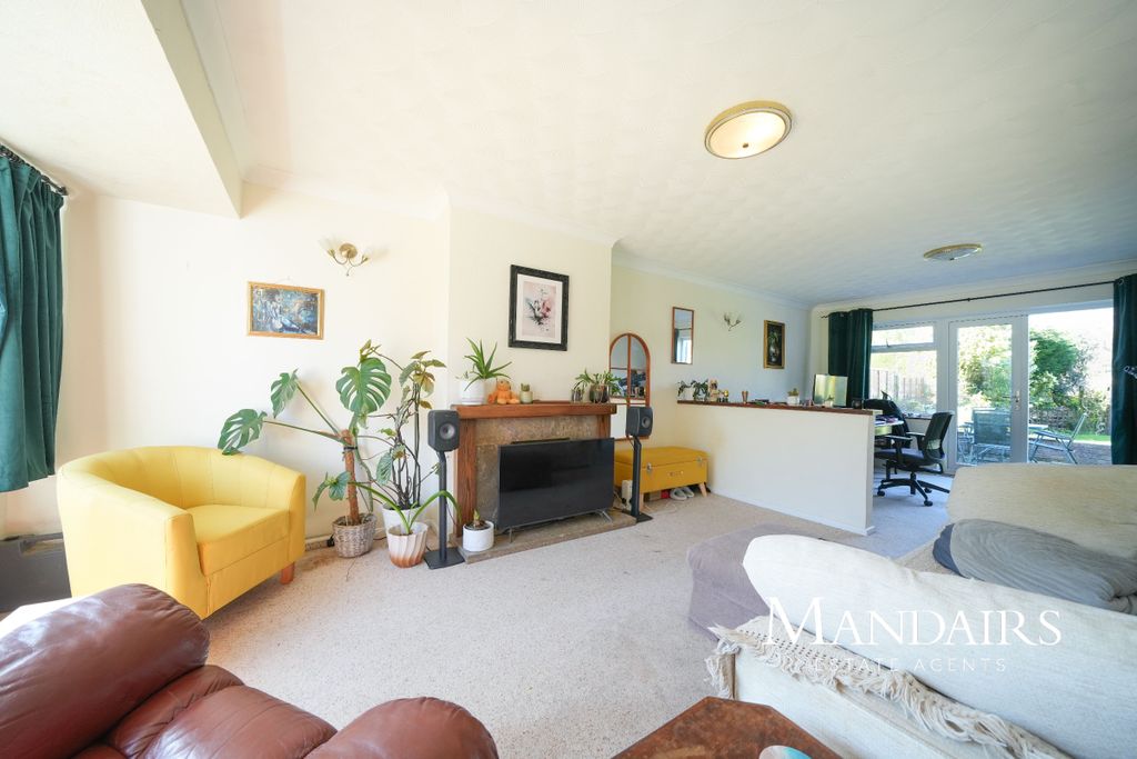 Property photo 3 of 28