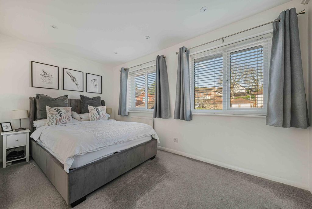 Property photo 3 of 12 Bedroom