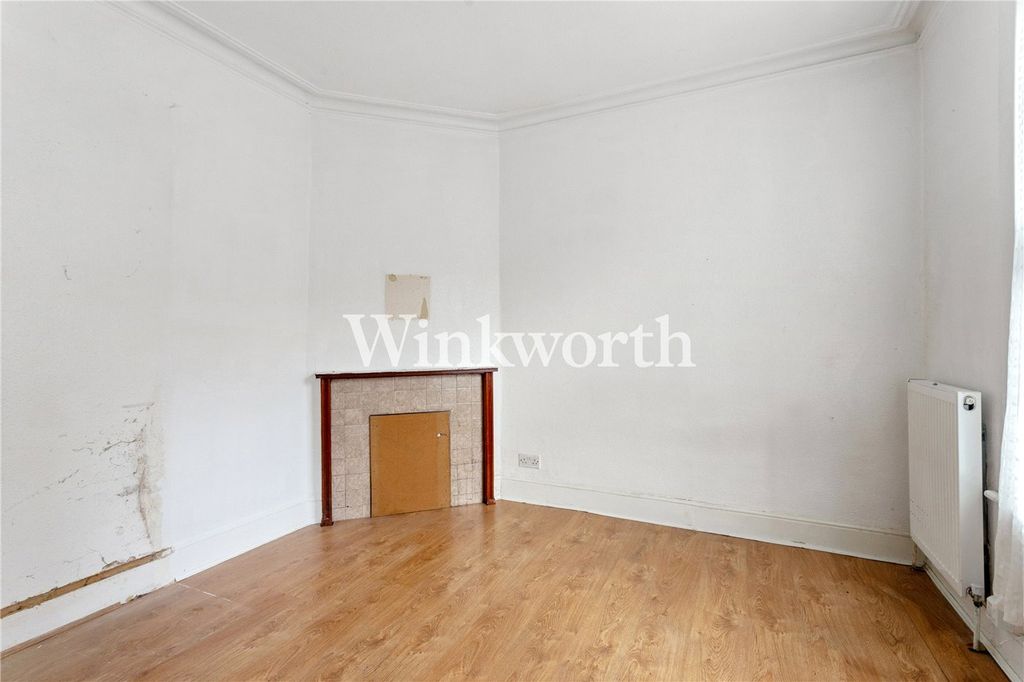 Property photo 2 of 15 Picture No. 04