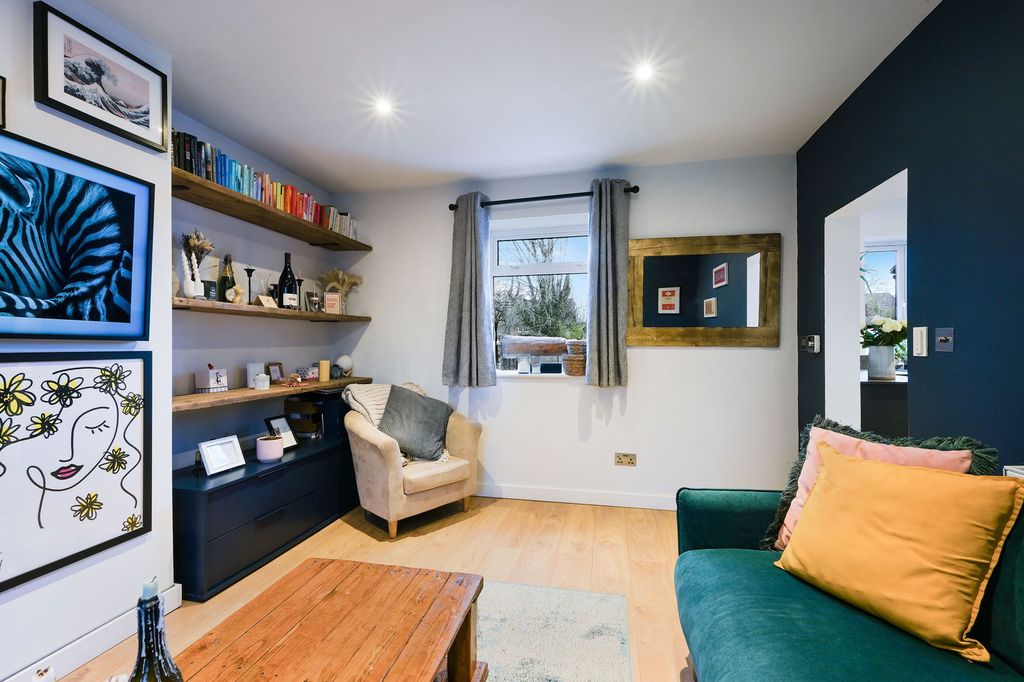 Property photo 3 of 14