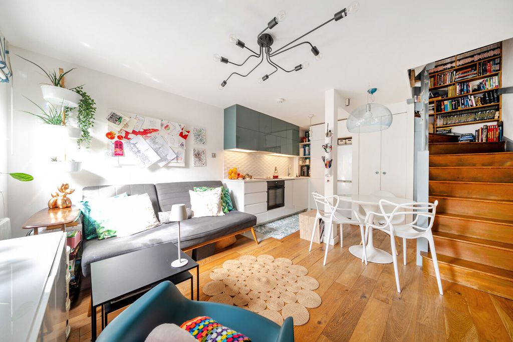 Property photo 2 of 19 1523497-12-6Aad3F...