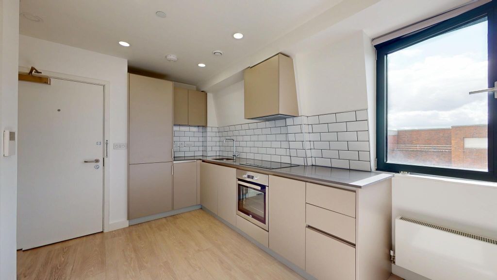 Property photo 2 of 21 Kitchen