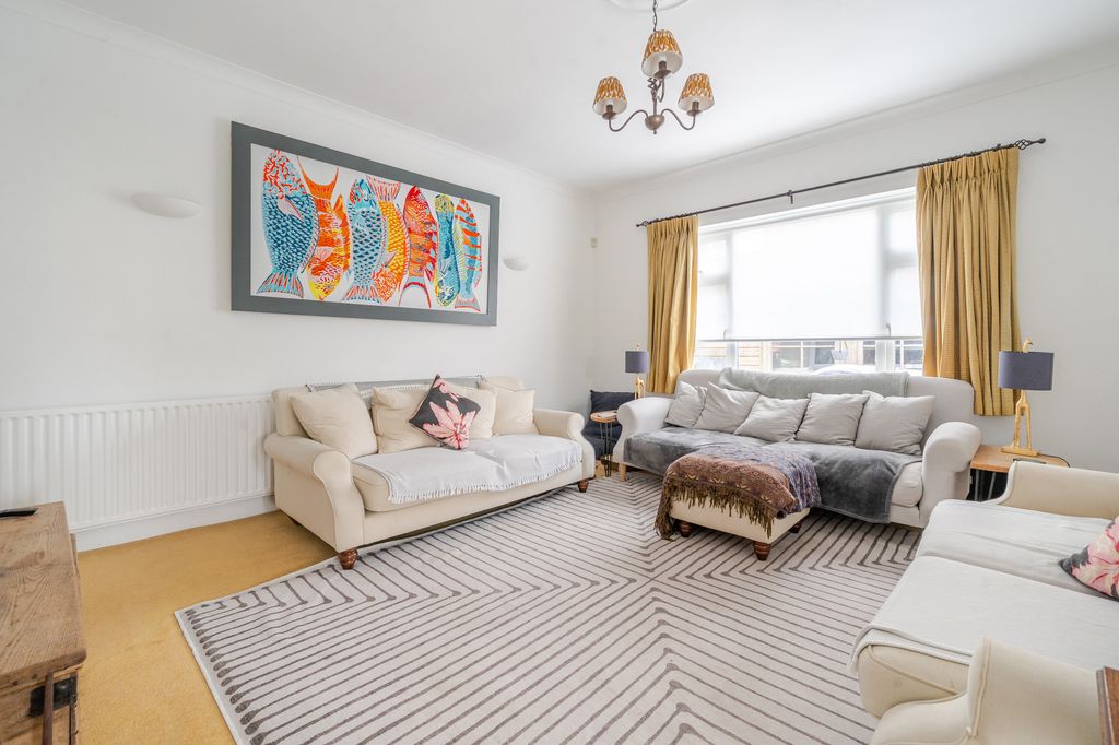 Additional image 4 of 5 bed detached house for saleGravel Road, Farnborough GU14