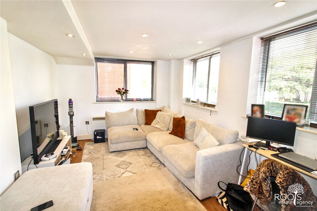 Property photo 2 of 5 Living Room