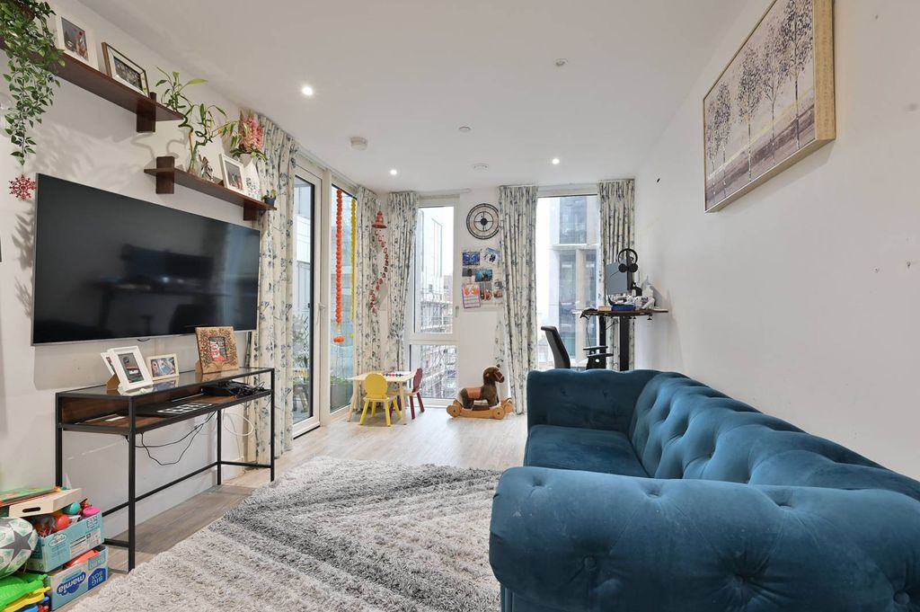 Property photo 3 of 12